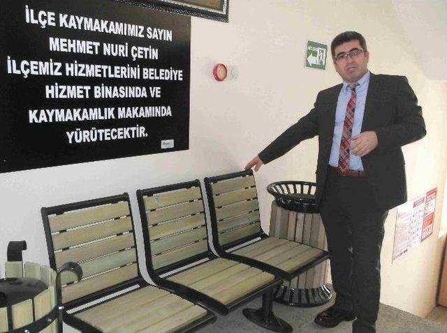 Varto Belediyesinden Bank Ve Çöp Kutusu Dağıtımı