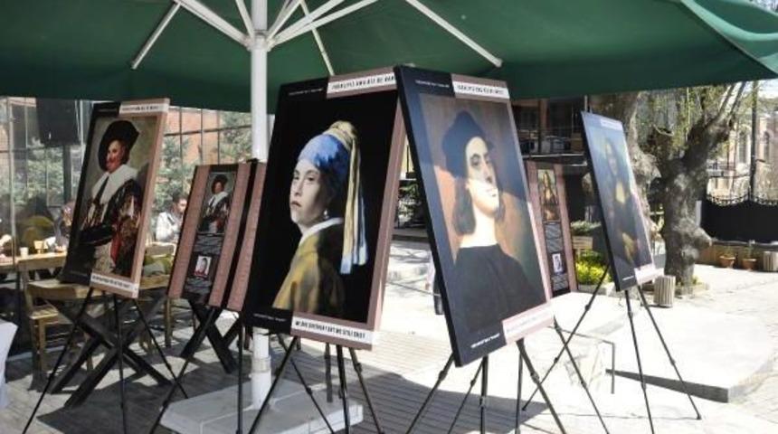 Tabloları Renklendiren Down Sendromlu Gen&ccedil;ler Nişantaşı &Uuml;niversitesi'nde Ilgi G&ouml;rd&uuml;