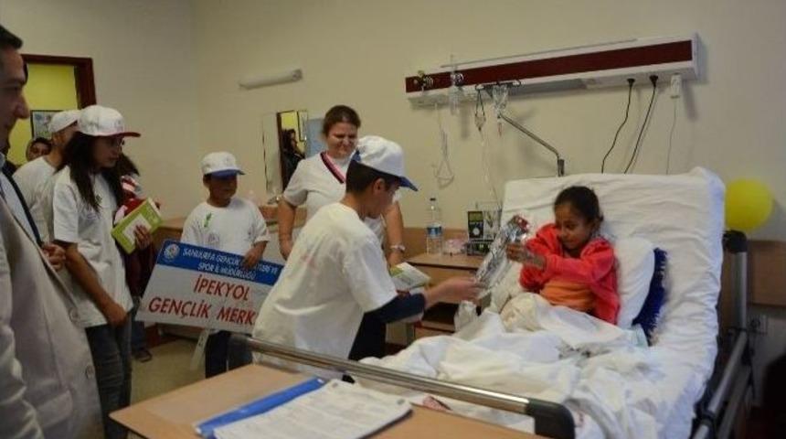 Gen&ccedil;lerden Kanser Hastalarına Moral Ziyareti