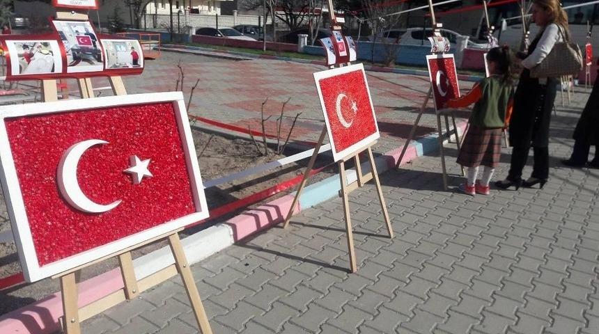 Minik &Ouml;ğrenciler &ldquo;bayrak&rdquo; Temalı Sergi A&ccedil;tı