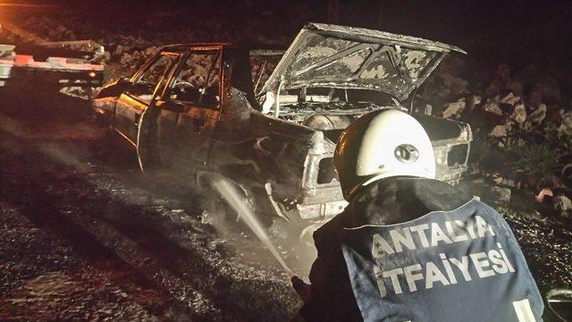 Ara&ccedil; Yanarak Hurdaya D&ouml;nd&uuml;, S&uuml;r&uuml;c&uuml; Son Anda Kurtuldu 1