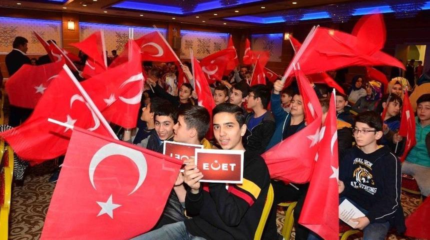 Pursaklar&rsquo;dan Cumhurbaşkanı Erdoğan&rsquo;a Şiirli Destek