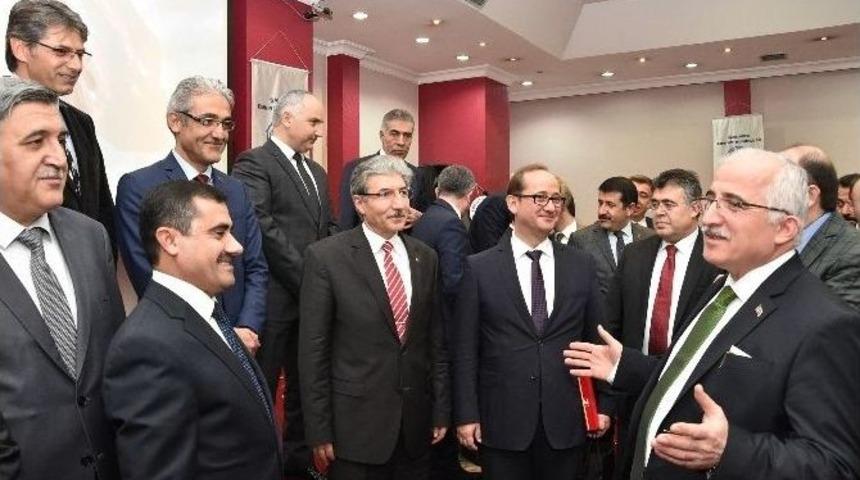 Tayini &Ccedil;ıkan Kurum M&uuml;d&uuml;rlerine Vali Tuna&rsquo;dan Veda Yemeği