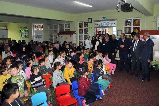 Akşehir Belediyesi’nden Öğrencilere 25 Bin 200 Kitap