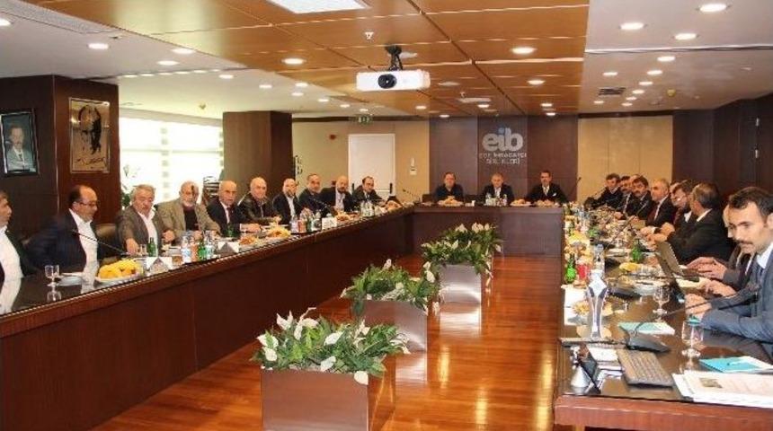 T&uuml;t&uuml;n &Uuml;reticisi Ve İhracat&ccedil;ısı El Ele Verdi