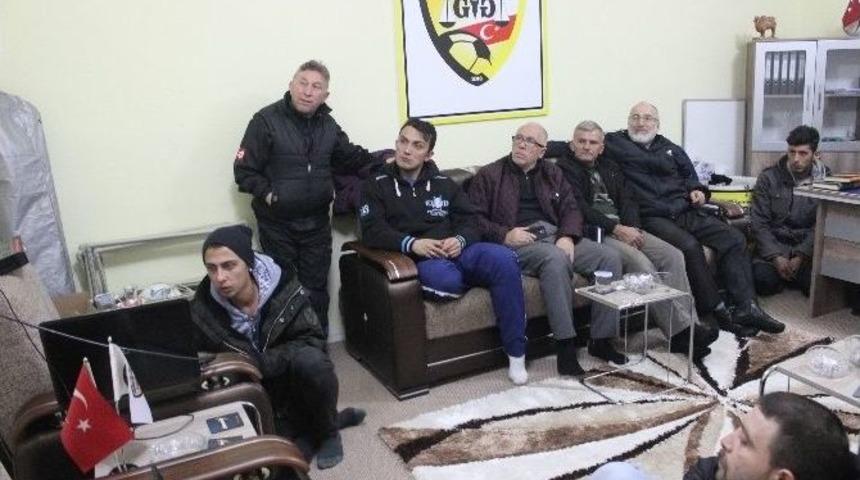 Tavşanlı&rsquo;da 2017 Yılı Futbol Oyun Kuralları Anlatıldı