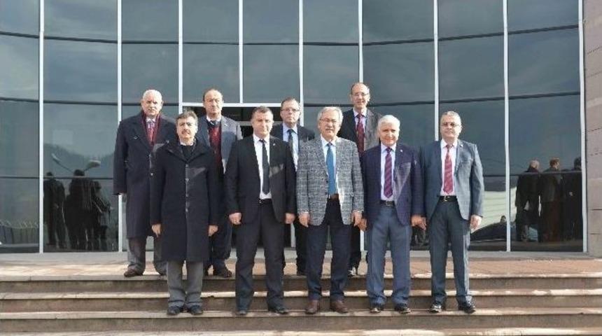 Meclis &Uuml;yelerinden Kutlubey Kamp&uuml;s&uuml;ne &Ouml;vg&uuml;