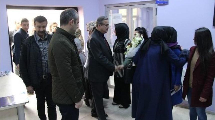 Şırnak Valisi Su, Kadın K&uuml;lt&uuml;r Merkezini Ziyaret Etti
