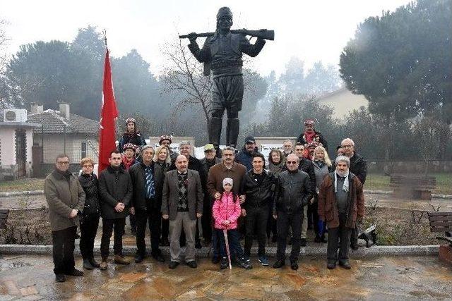 Demirci Mehmet Efe Ölümünün 56. Yılında Mezarı Başında Anıldı