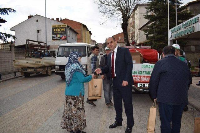 Domaniç’te Bin 299 Fidan Dağıtıldı