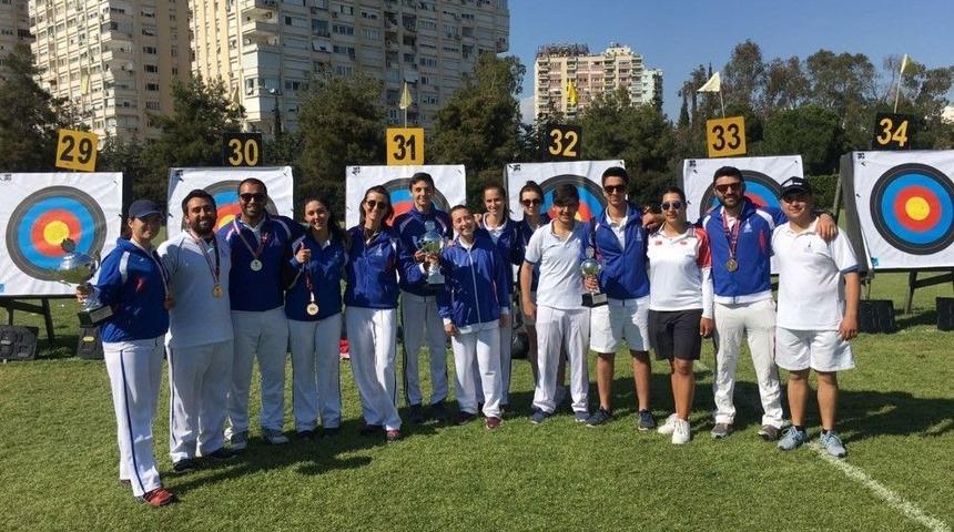 İzmir, Antalya&rsquo;dan 3 Altınla D&ouml;nd&uuml;