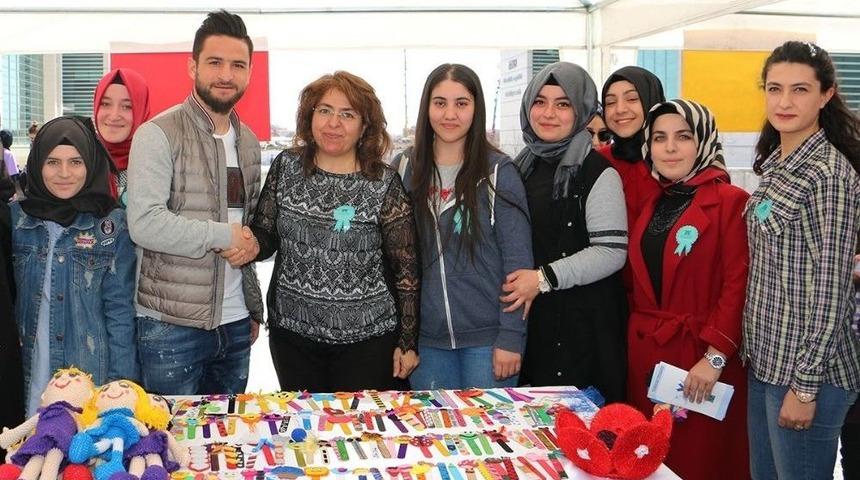 Konyasporlu &Ouml;mer Ali Şahiner, Kanserde Farkındalığa Dikkat &Ccedil;ekti