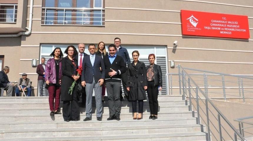 &Ccedil;anakkale Devlet Hastanesi Y&ouml;netiminden Huzurevine Ziyaret