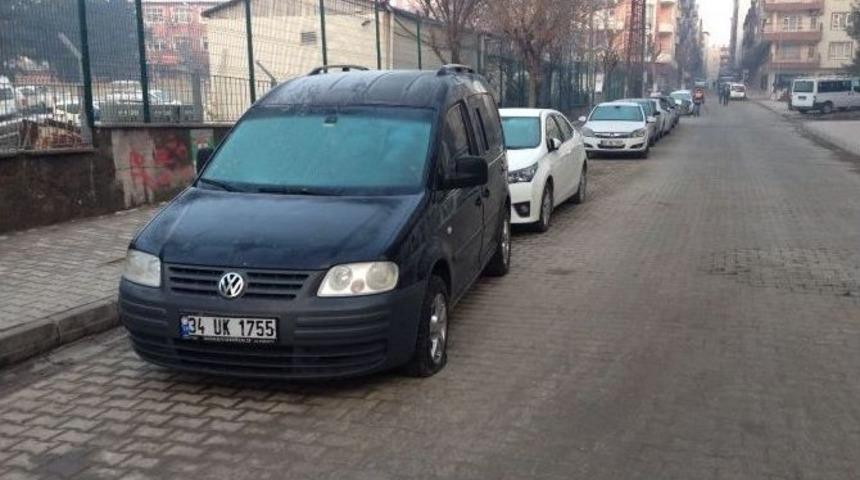 Siirt&rsquo;te Ara&ccedil;ların Lastikleri Patlatıldı