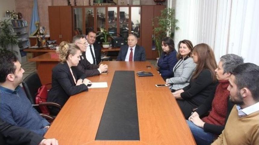 Tc Moldova B&uuml;y&uuml;kel&ccedil;isi Hulusi Kılı&ccedil;, Moldova Amerikan &Uuml;niversitesini Ziyaret Etti