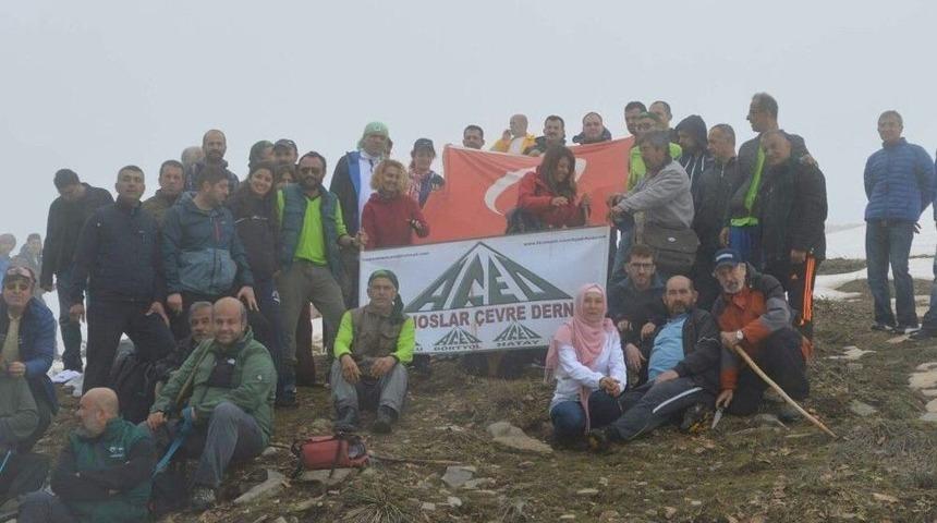 Doğaseverler Amanosların Zirvesinde Bayrak A&ccedil;tı
