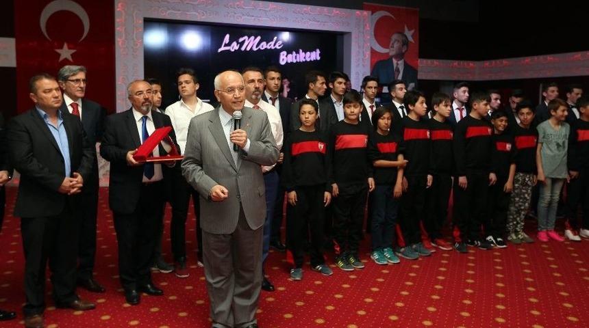 Başkan Yaşar, Batıkentg&uuml;c&uuml;&rsquo;n&uuml; Yalnız Bırakmadı