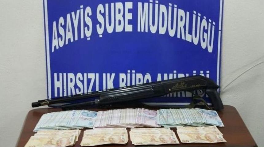 Kocasını Arkadaşlarıyla Birlikte Dolandırdı