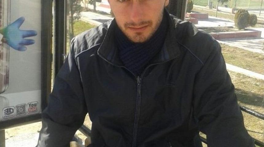 &Uuml;zerine Demir Profil D&uuml;şen İş&ccedil;i &Ouml;ld&uuml;