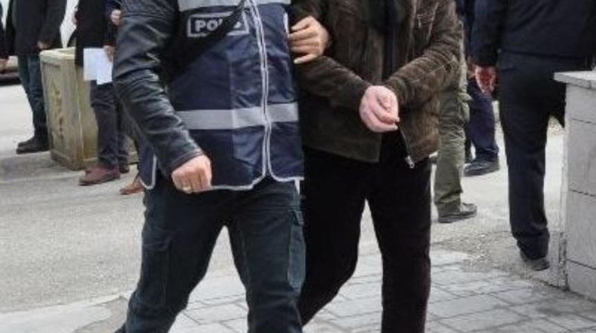 El Nusra &Uuml;yesinin Evinden Fet&ouml; Kitabı &Ccedil;ıktı