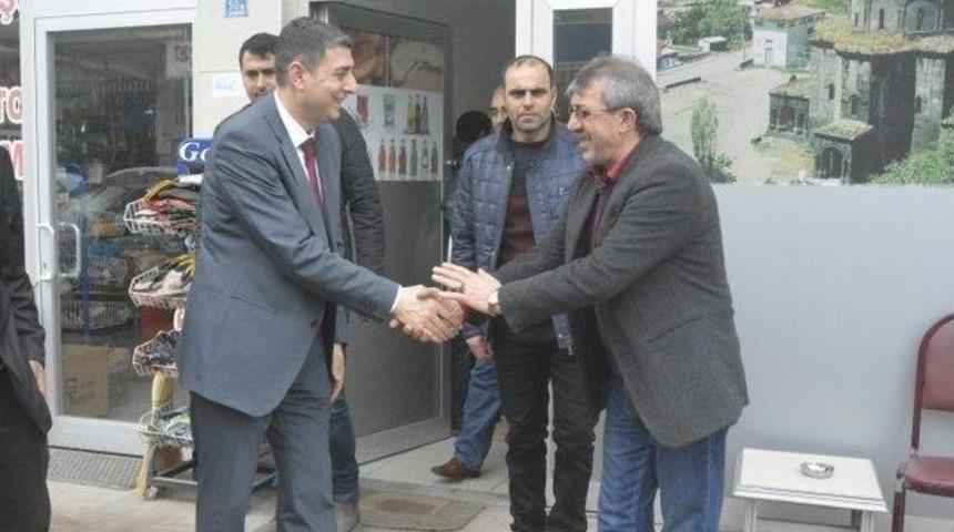 Kaymakam &Ouml;zt&uuml;rk, Stk&rsquo;ları Geziyor