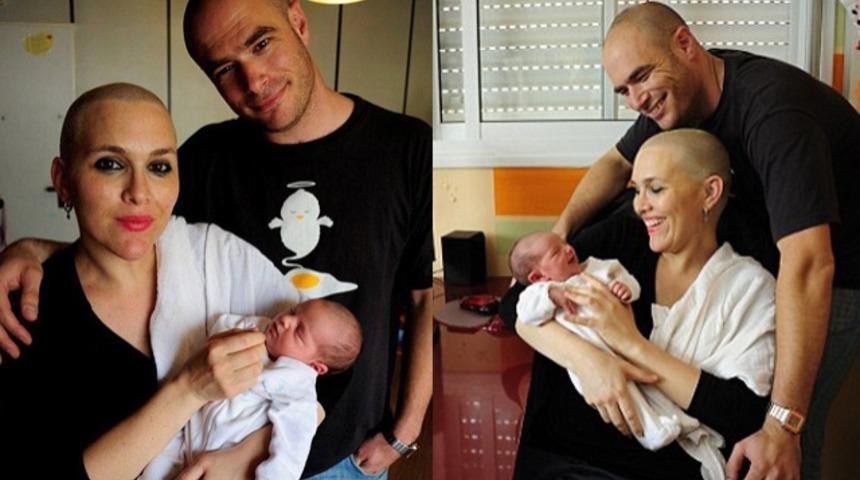 Bebeğini 'like'layan aile