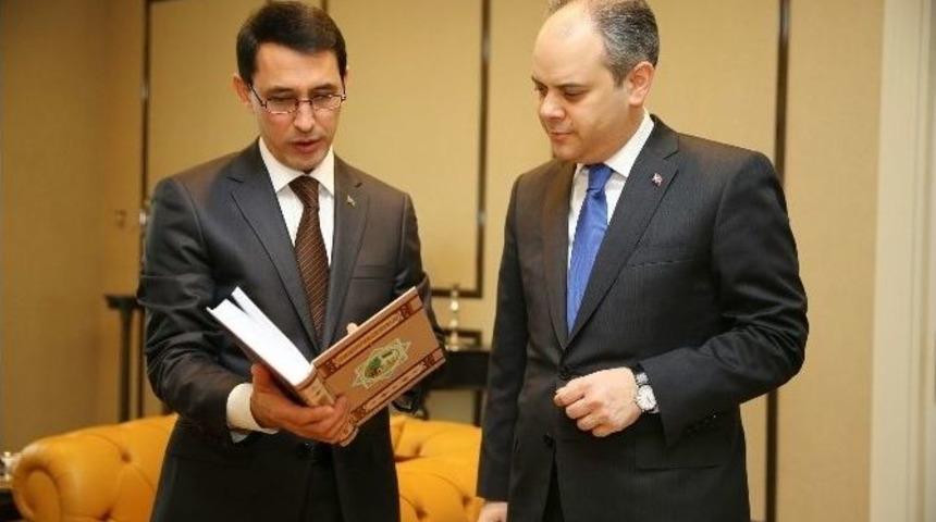 Bakan Kılı&ccedil;, T&uuml;rkmenistan&rsquo;ın Ankara B&uuml;y&uuml;kel&ccedil;isi Amanlıyev&rsquo;i Kabul Etti