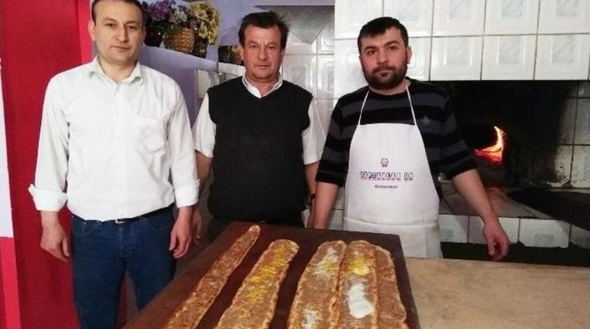 K&uuml;tahya&rsquo;nın Etli Pide Ustaları Hisarcık&rsquo;tan