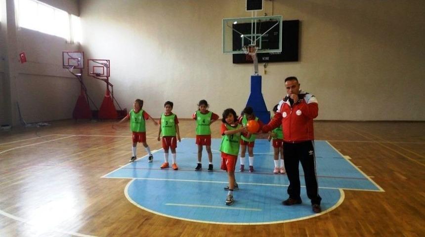 Ayvalık&rsquo;ta 4. Geleneksel &Ccedil;ocuk Oyunları Yarışmaları Başladı