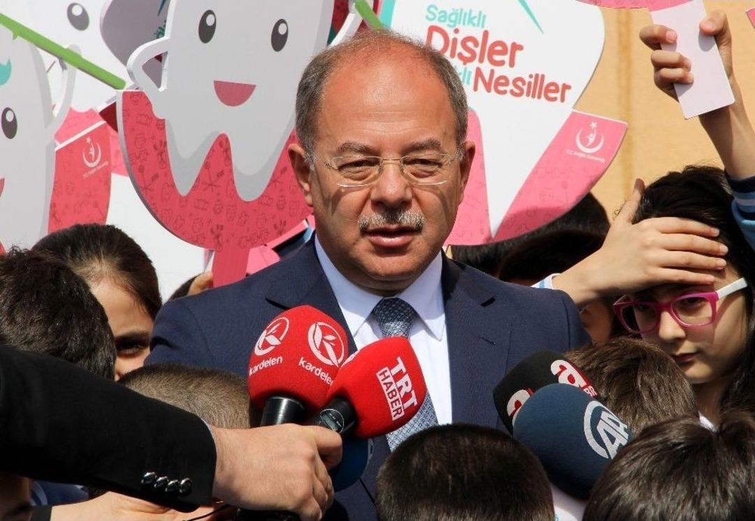 Bakan Akdağ: "kimyasal Saldırılardan Sonra Ciddi Bir Temizleme Yapmak Gerekiyor"