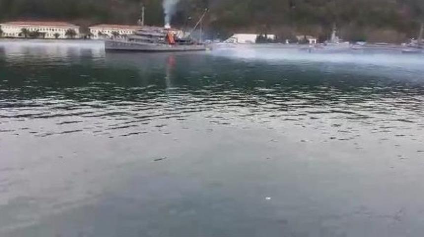Beykoz'da Denize Yakıt Karıştı (1)