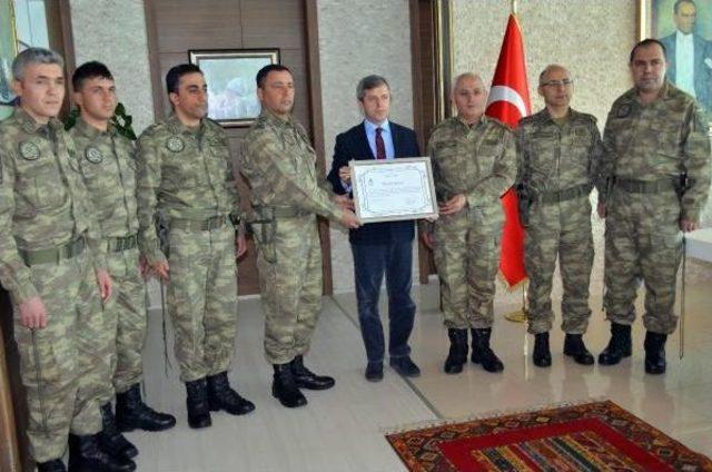 Bitlis Valisi &Ccedil;ınar dan Fedakar Askerler Teşekk&uuml;r 2