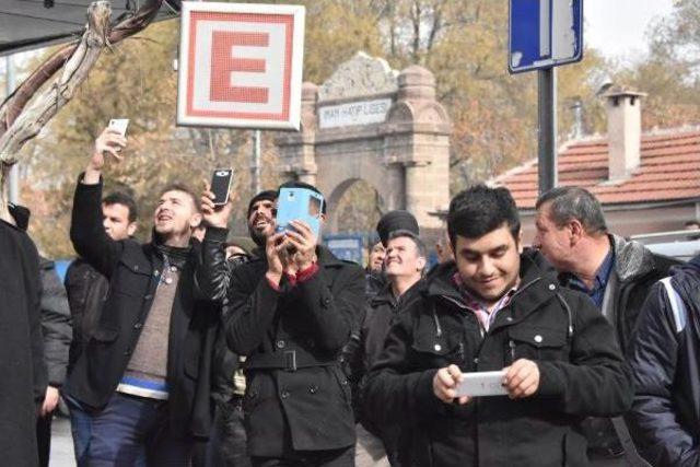  kira Borcum Var  Diyerek Hastanenin &Ccedil;atısında Intihara Kalkıştı 1