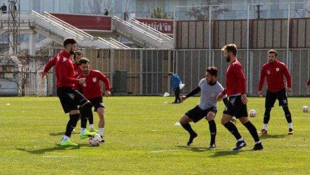 Samsunspor Teknik Direktörü Özköylü: