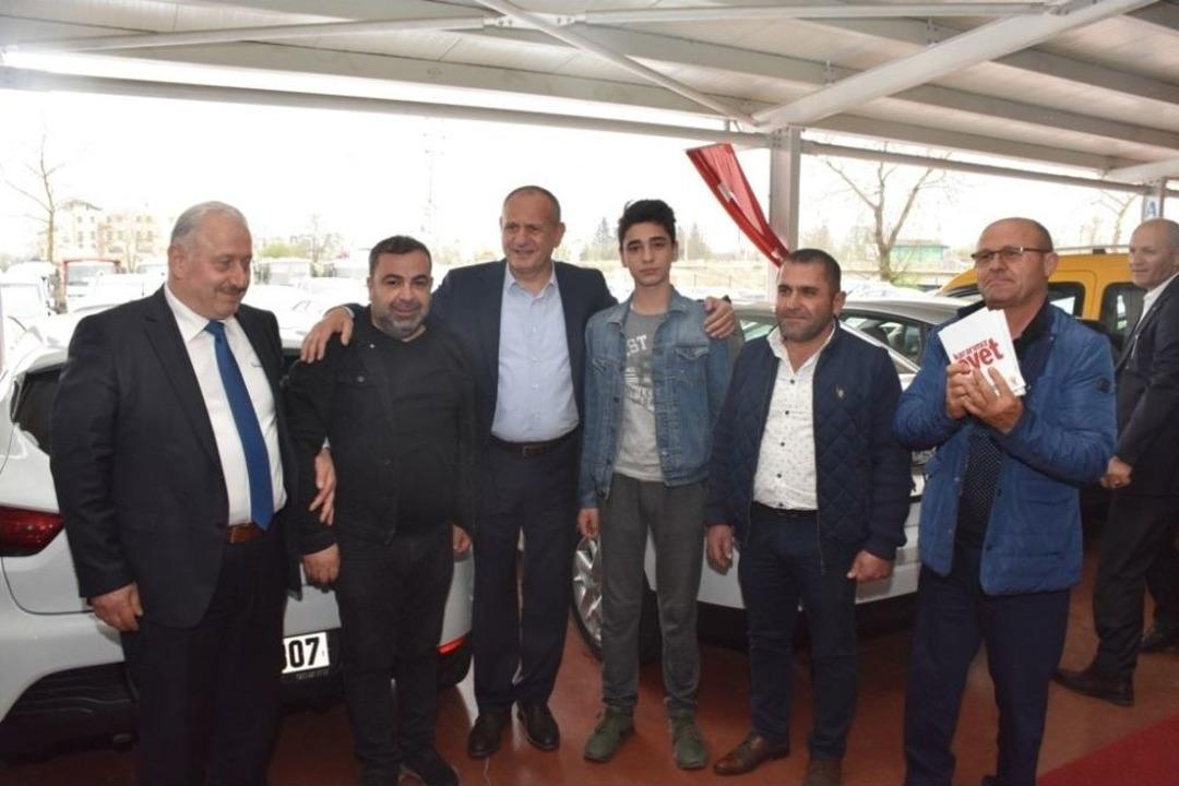 Başkan Keleş Galericiler Sitesinde