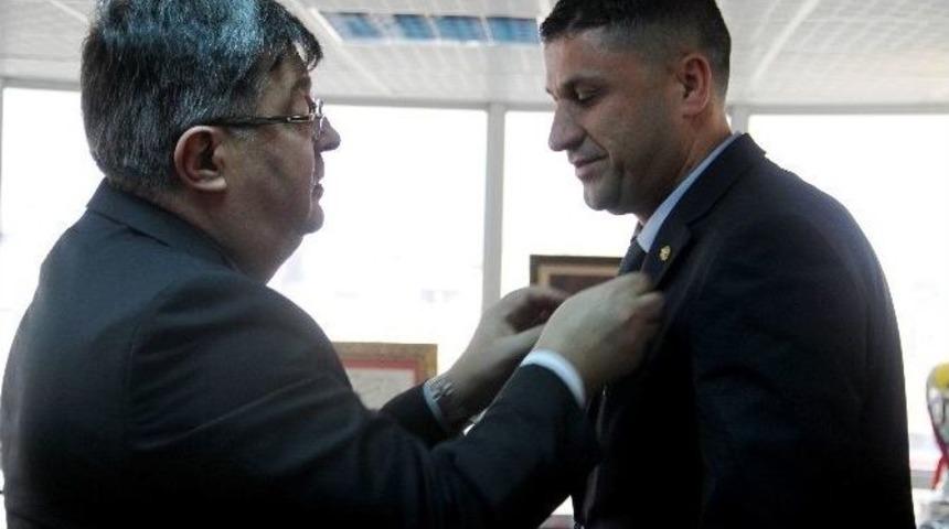 Thk Genel Başkanı Atılgan&rsquo;dan Keşk&uuml;ş&rsquo;e Altın Rozet