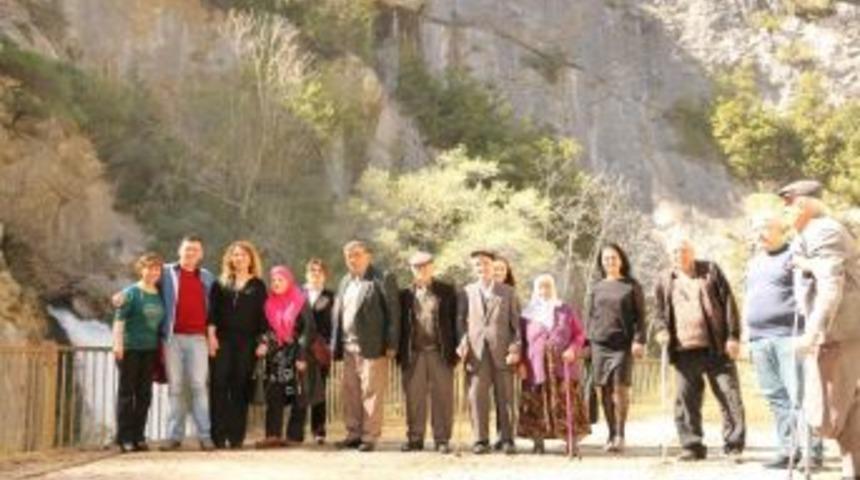 Huzurevi Sakinlerine Y&ouml;nelik Gezi