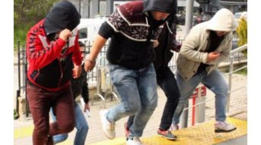 Uyuşturucu Sattığı İddia Edilen 3 Kişi Tutuklandı