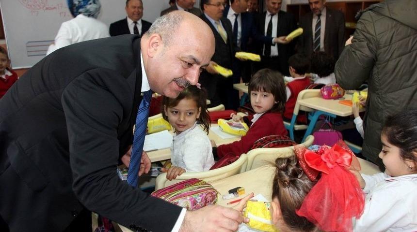 Minik &Ouml;ğrencilere Y&ouml;nelik Ağız Ve Diş Sağlığı Eğitimi