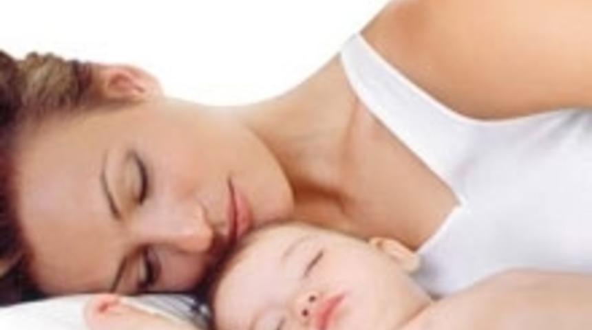 Bebek Yalnız Yatar mı?