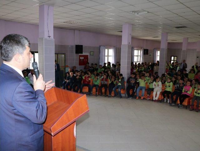 Yozgat’ta Öğrencilere Diş Sağlığı Seti Dağıtıldı