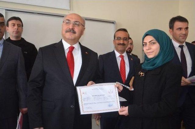 Bing&ouml;l&rsquo;de T&uuml;rk&ccedil;e &Ouml;ğrenen Suriyeliler Sertifika Aldı 1