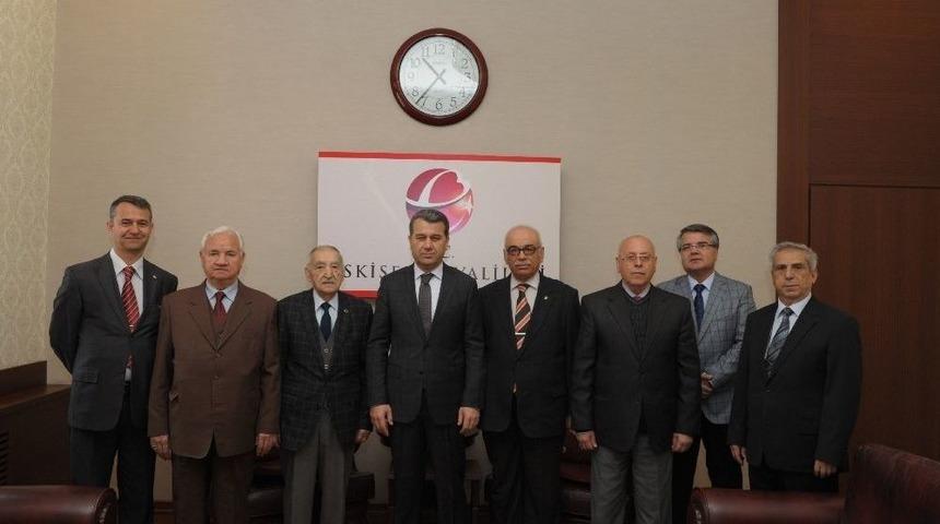 T&uuml;rk Hava Kurumu Eskişehir Şubesi&rsquo;nin Yeni Y&ouml;neticileri Vali &Ccedil;elik&rsquo;i Ziyaret Etti