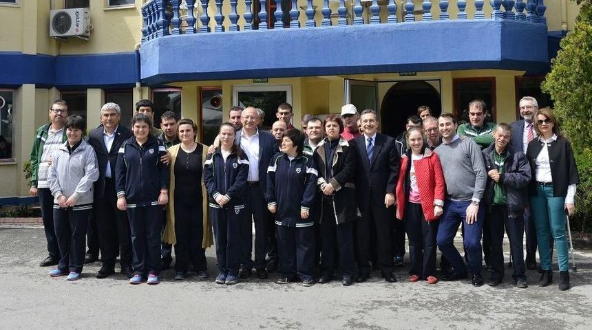 Montajını Ger&ccedil;ekleştirdikleri Par&ccedil;aların &Uuml;retimini Yerinde G&ouml;rd&uuml;ler