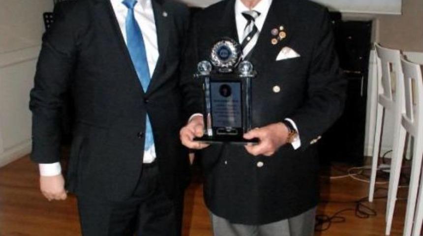 Altay'da T&ouml;zge'ye Vefa Gecesi