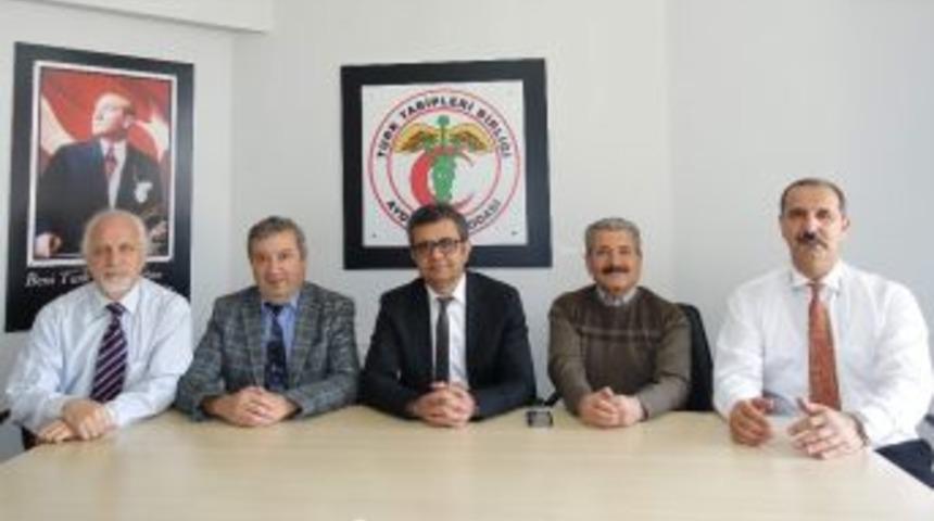 Aydın Tabip Odası Sağlıkta Şiddet Kurbanı Dr. Hüseyin Ağır’ı Unutmadı