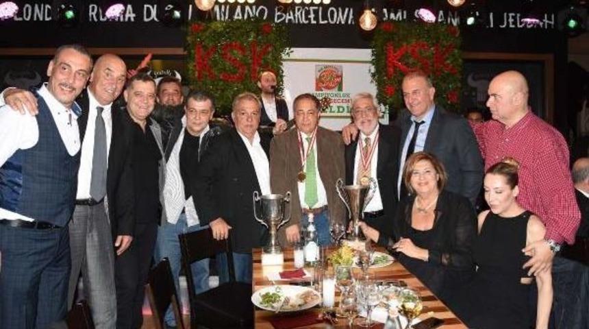 Karşıyaka Spor Kul&uuml;b&uuml;'nde 'evet' Tartışması