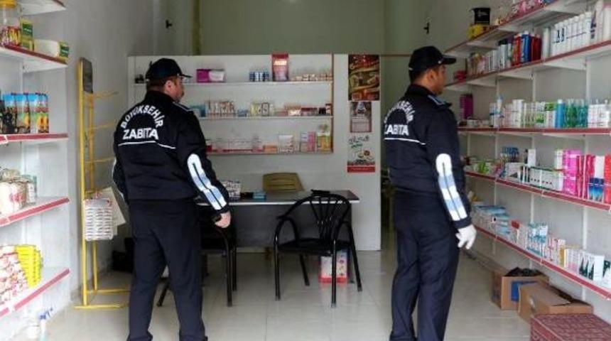 Suriyelilerin Bakkal G&ouml;r&uuml;n&uuml;ml&uuml; Ruhsatsız Diş Kliniğine Baskın