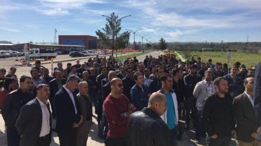 Batman'da T&uuml;praş Iş&ccedil;ilerinden Iş Bırakma Eylemi