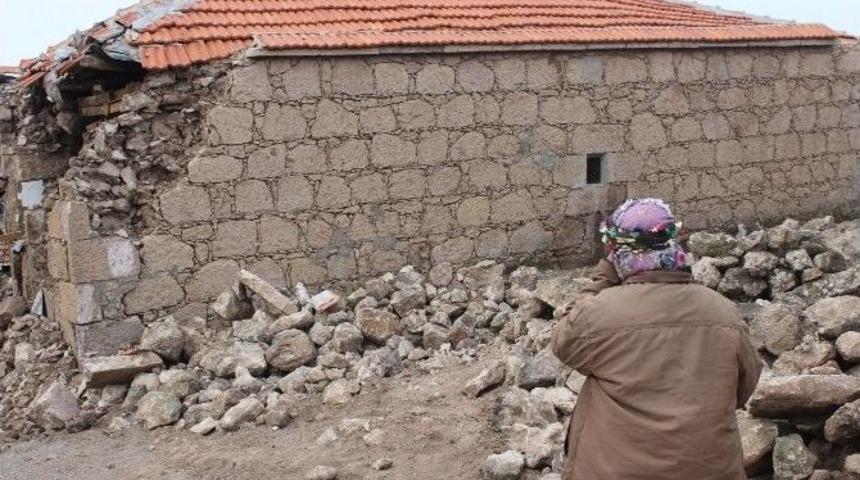 &Ccedil;anakkale&rsquo;deki Depremlerin İstanbul&rsquo;a Etkisi